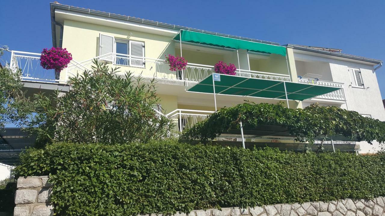 Apartments Dario Krk Town Exterior foto